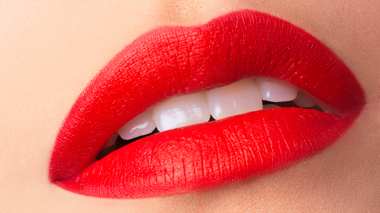 Rossetto rosso: chi può permetterselo e come portarlo